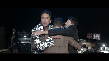 El abrazo entre los cuatro coaches El abrazo entre los cuatro coaches