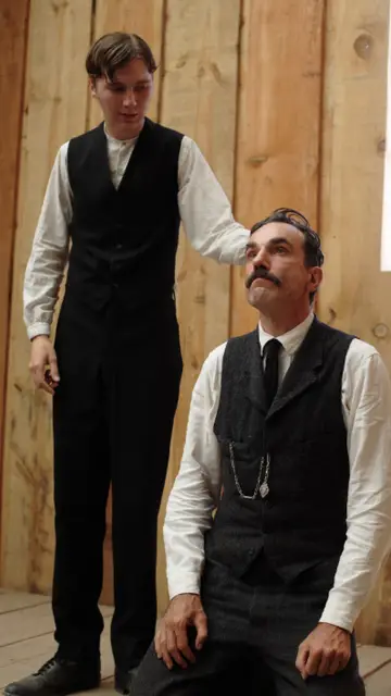 Paul Dano y Daniel Day Lewis en Pozos de ambición Paul Dano y Daniel Day Lewis en Pozos de ambición