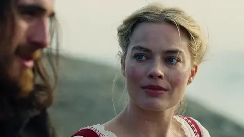 Margot Robbie en Cumbres Borrascosas Margot Robbie en Cumbres Borrascosas