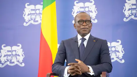 Un grupo de militares de Benín protagoniza una intentona golpista y anuncia el cese del presidente Un grupo de militares de Benín protagoniza una intentona golpista y anuncia el cese del presidente