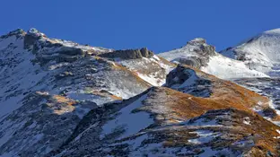 Una mujer muere congelada tras ser abandonada por su novio en medio de una montaña Una mujer muere congelada tras ser abandonada por su novio en medio de una montaña