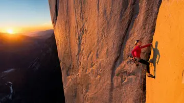 Sasha DiGiulian ascendiendo el Capitán. Sasha DiGiulian ascendiendo el Capitán.