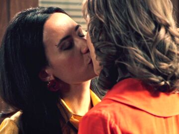 La qu&iacute;mica entre #Marloe se desata: &iexcl;Cloe se lanza y besa a Marta!