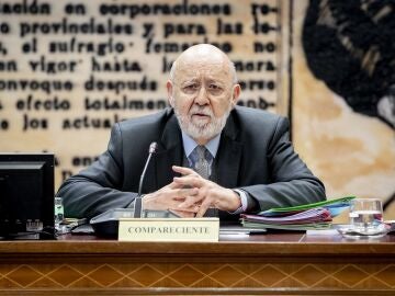 Tezanos niega instrucciones de Moncloa y enmarca las cr&iacute;ticas al CIS en una "estrategia pol&iacute;tica": "Soy independiente"