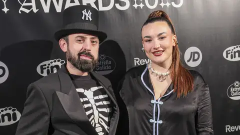 Eme de Amores y su marido, Muna, en un evento Eme de Amores y su marido, Muna, en un evento