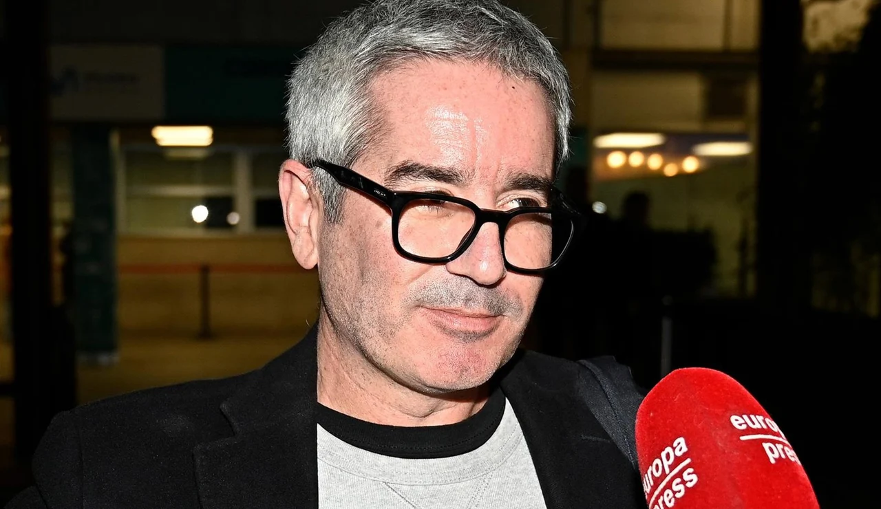 Jacobo Martos atendiendo a la prensa