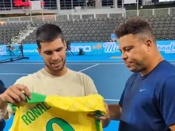 Carlos Alcaraz y Ronaldo Nazario Carlos Alcaraz y Ronaldo Nazario