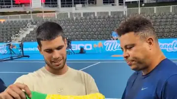 Carlos Alcaraz y Ronaldo Nazario Carlos Alcaraz y Ronaldo Nazario