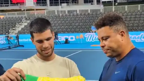 Carlos Alcaraz y Ronaldo Nazario Carlos Alcaraz y Ronaldo Nazario