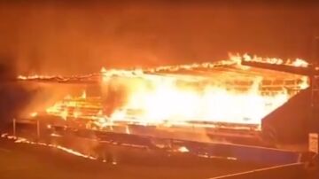 El estadio del Haka FC en llamas