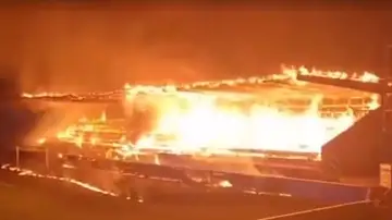 El estadio del Haka FC en llamas El estadio del Haka FC en llamas