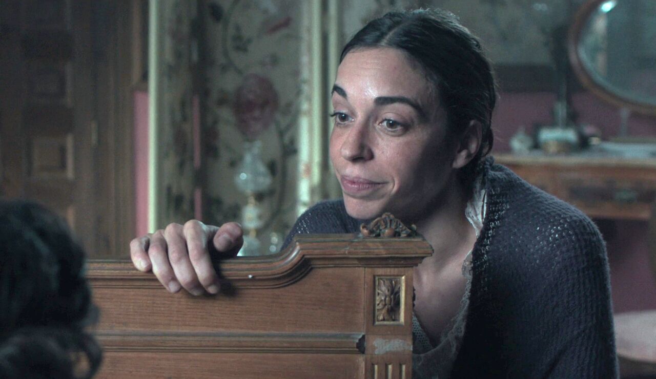 Renata intenta consolar a Catalina, &iquest;conseguir&aacute; ganarse el cari&ntilde;o de su hija?