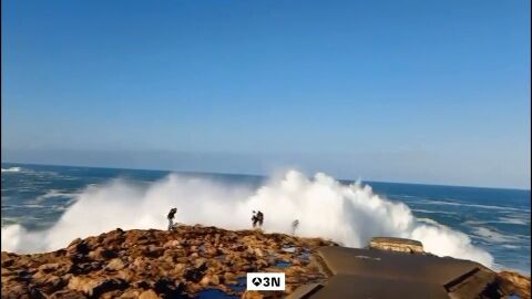 El mar vuelve a golpear en Punta Herminia: un joven rescatado y dos heridos tras un golpe de ola en A Coru&ntilde;a