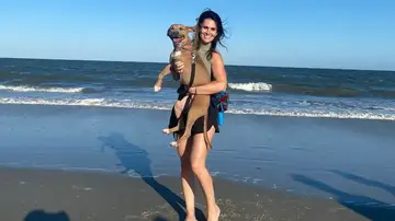 Un hombre rocía con ácido a una mujer que cuidaba a personas sin hogar mientras paseaba por un parque Un hombre rocía con ácido a una mujer que cuidaba a personas sin hogar mientras paseaba por un parque