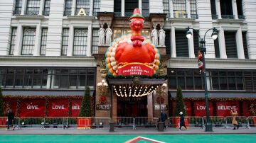 Imagen de la fachada de la tienda Macy's decorada del D&iacute;a de Acci&oacute;n de Gracias 