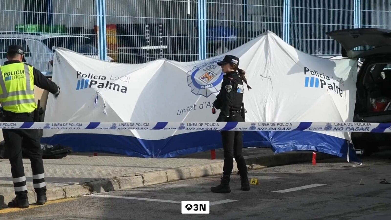 Muere una niña de 7 años y dos personas resultan heridas después de que un coche los arrollara en Palma