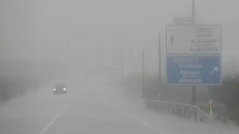 Vista general de la N332 bajo la lluvia en foto de archivo de Manuel Bruque Vista general de la N332 bajo la lluvia en foto de archivo de Manuel Bruque