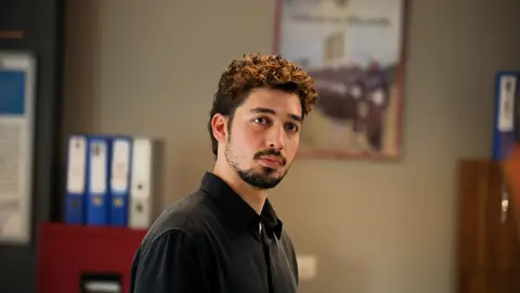 ¿Arrepentimiento o estrategia?: esta noche Uras juega su carta más peligrosa en Renacer ¿Arrepentimiento o estrategia?: esta noche Uras juega su carta más peligrosa en Renacer