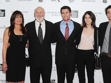 Rob Reiner, Michelle Reiner, Nick Reiner, Rony Reiner y Jake Reiner Rob Reiner, Michelle Reiner, Nick Reiner, Rony Reiner y Jake Reiner