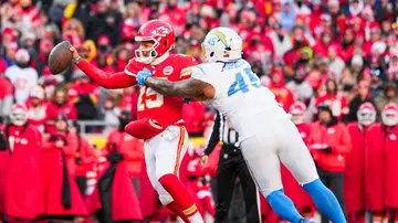 Patrick Mahomes en el partido contra los Los Angeles Chargers de la NFL Patrick Mahomes en el partido contra los Los Angeles Chargers de la NFL