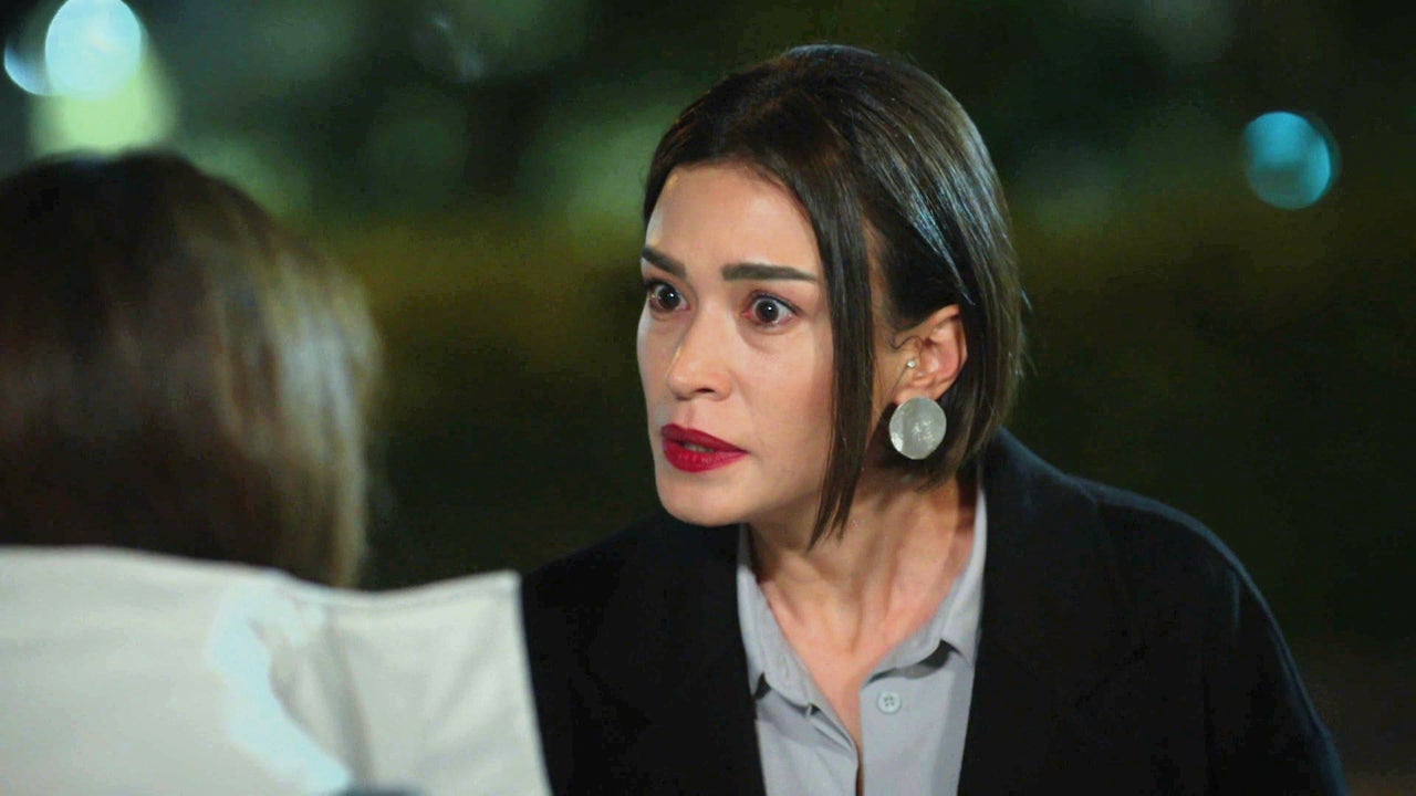 Rengin la desenmascara al enterarse de que no está estudiando Medicina Rengin la desenmascara al enterarse de que no está estudiando Medicina