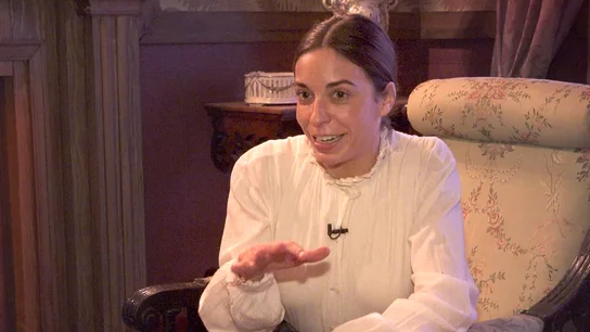 “Hace un viaje de la luz a la oscuridad tremendo”: Carlota Baró analiza el cambio de Renata en Las hijas de la criada “Hace un viaje de la luz a la oscuridad tremendo”: Carlota Baró analiza el cambio de Renata en Las hijas de la criada