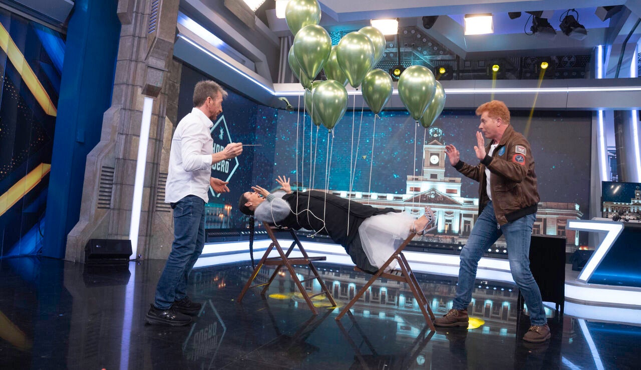 La sorpresa del mago Yunke para Cristina Pedroche: ¡consigue que vuele en El Hormiguero! Alt imagen