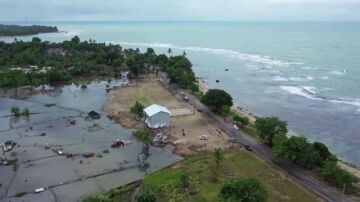 Tsunami en la isla de Java y Sumatra