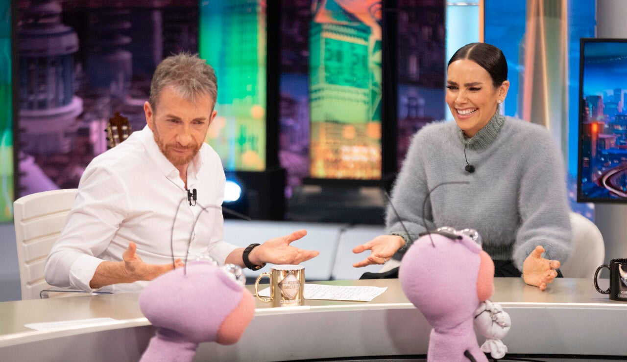 Pablo Motos, Trancas y Barrancas acorralan a Cristina Pedroche con sus preguntas sobre el vestido: Alt imagen