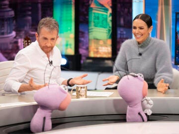 Pablo Motos, Trancas y Barrancas acorralan a Cristina Pedroche con sus preguntas sobre el vestido: "Prefiero no contestar"