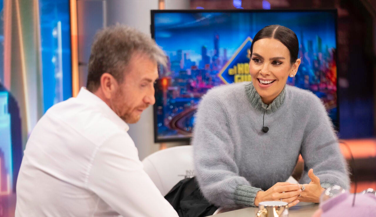 Cristina Pedroche aclara cómo decidió hacerse el vestido con su propia leche materna: Alt imagen