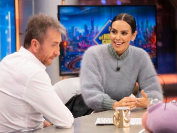 Cristina Pedroche aclara c&oacute;mo decidi&oacute; hacerse el vestido con su propia leche materna: "Tuve un posparto malo"