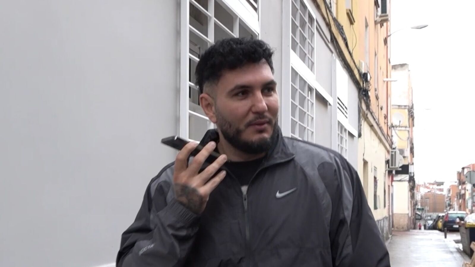 Omar Montes, sorprendido por una multa mientras le preguntan por la polémica de Ilia Topuria