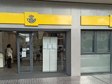 La Guardia Civil vincula los robos en varias oficinas de Correos en Extremadura con la delincuencia común La Guardia Civil vincula los robos en varias oficinas de Correos en Extremadura con la delincuencia común