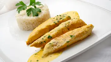 Solomillos de pollo con salsa de cerveza y naranja Solomillos de pollo con salsa de cerveza y naranja