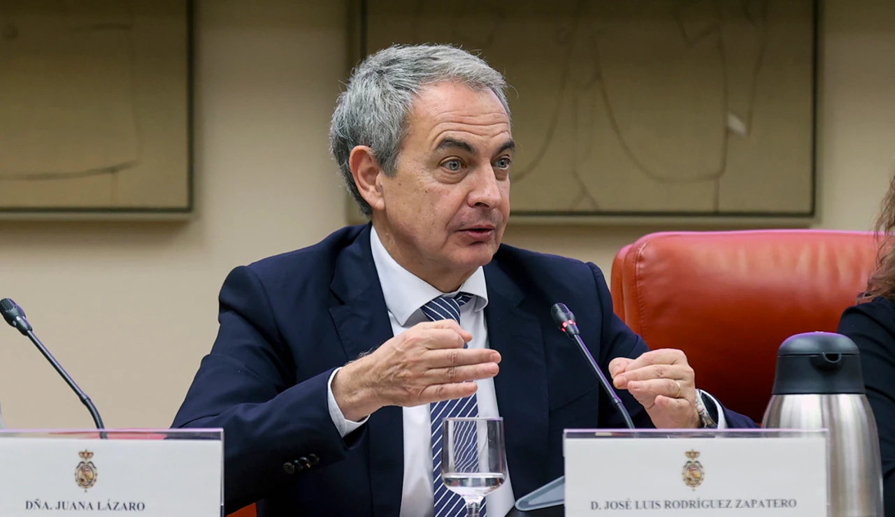 El expresidente del Gobierno José Luis Rodríguez Zapatero en una comparecencia pública. EFE/ Víctor Lerena