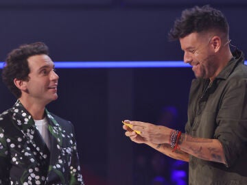 La declaraci&oacute;n de amor de Mika a Pablo L&oacute;pez en pleno directo: "&iquest;Escribimos una canci&oacute;n juntos?"