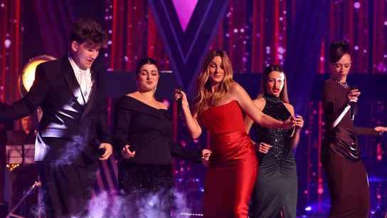Edurne junto a los finalistas en La Final de La Voz Edurne junto a los finalistas en La Final de La Voz