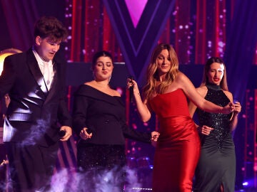 Edurne junto a los finalistas en La Final de La Voz 