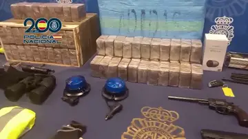 Golpe policial a los ladrones de narcos: frustran el robo de dos toneladas de hachís ocultas en una 'guardería' de Málaga Golpe policial a los ladrones de narcos: frustran el robo de dos toneladas de hachís ocultas en una 'guardería' de Málaga