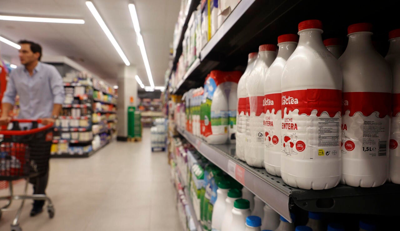 Bruselas ve injustificados los nuevos aranceles de hasta el 42,7% de China a los productos l&aacute;cteos europeos: estos son los alimentos afectados