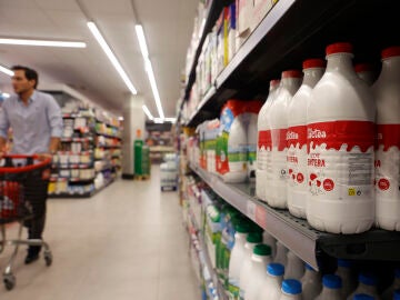 Bruselas ve injustificados los nuevos aranceles de hasta el 42,7% de China a los productos l&aacute;cteos europeos: estos son los alimentos afectados