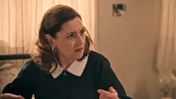 Manuela y doña Clara advierten a Claudia de que algo raro pasa con Maripaz: “Tiene la cabeza mala” Manuela y doña Clara advierten a Claudia de que algo raro pasa con Maripaz: “Tiene la cabeza mala”