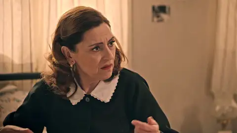 Manuela y doña Clara advierten a Claudia de que algo raro pasa con Maripaz: “Tiene la cabeza mala” Manuela y doña Clara advierten a Claudia de que algo raro pasa con Maripaz: “Tiene la cabeza mala”