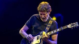 Muere a los 74 a&ntilde;os Chris Rea, el cantante de &eacute;xitos como "driving home for christmas"