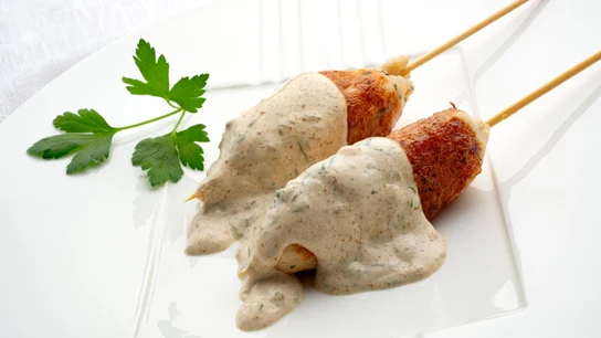 Kofta de langostinos con salsa de yogur griego, una brocheta ideal para Navidad de Joseba Arguiñano Kofta de langostinos con salsa de yogur griego, una brocheta ideal para Navidad de Joseba Arguiñano