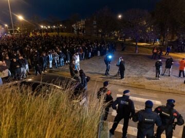 Concentraciones de signo contrario en Badalona (Barcelona) por los desalojados del B9