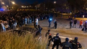 Concentraciones de signo contrario en Badalona (Barcelona) por los desalojados del B9