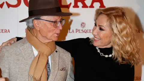 Rosa Benito y Ortega Cano en su cumpleaños Rosa Benito y Ortega Cano en su cumpleaños