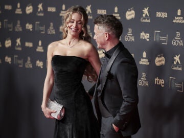 Alejandro Sanz y Candela M&aacute;rquez en los Goya